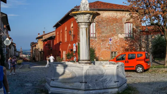 Monumento A Silvio Pellico