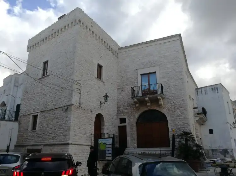 Hotels in Toritto