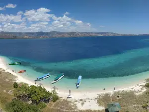 Parkiran 17 Pulau Riung