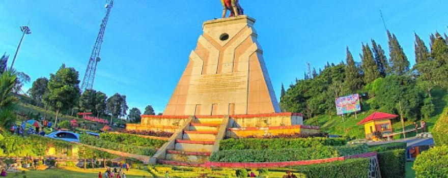 Chicken Monument Arosuka