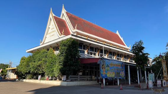 Wat Si Chomphu Ong Tue