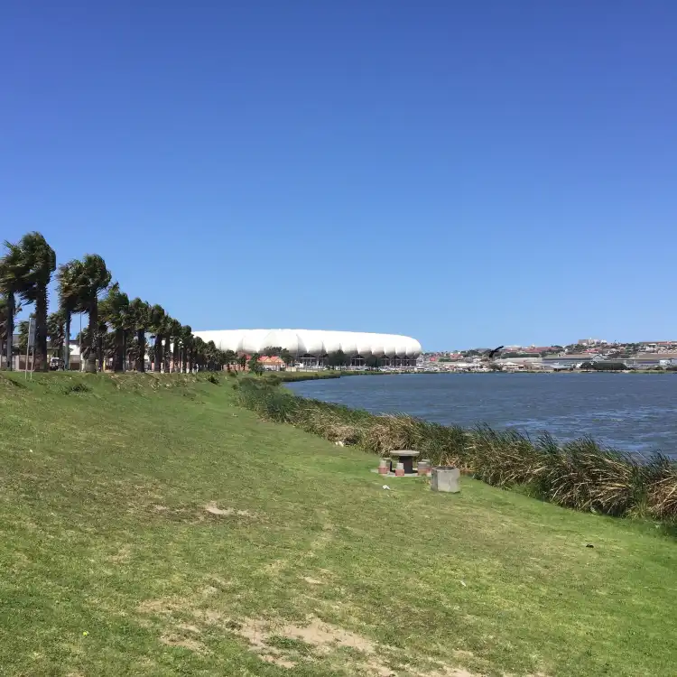 Hotel dekat Nelson Mandela Bay Stadium