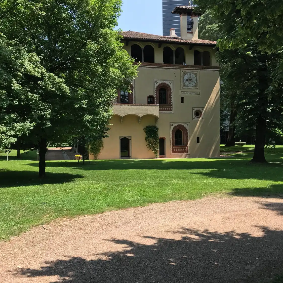 Hotels near Bicocca degli Arcimboldi