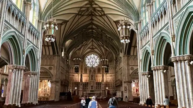 Hotels near St. Dunstan's Basilica