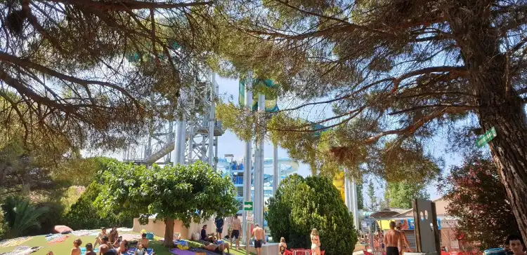 Hotels near Aqualand Cyr Sur Mer