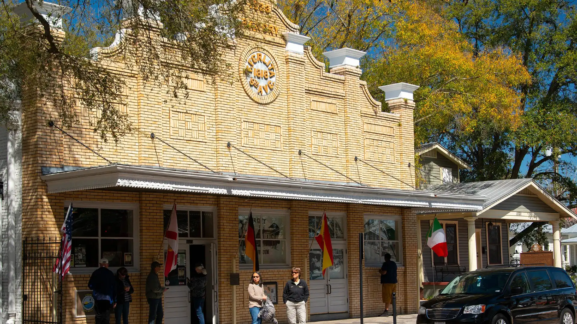 Hoteles cerca de Ybor City State Museum