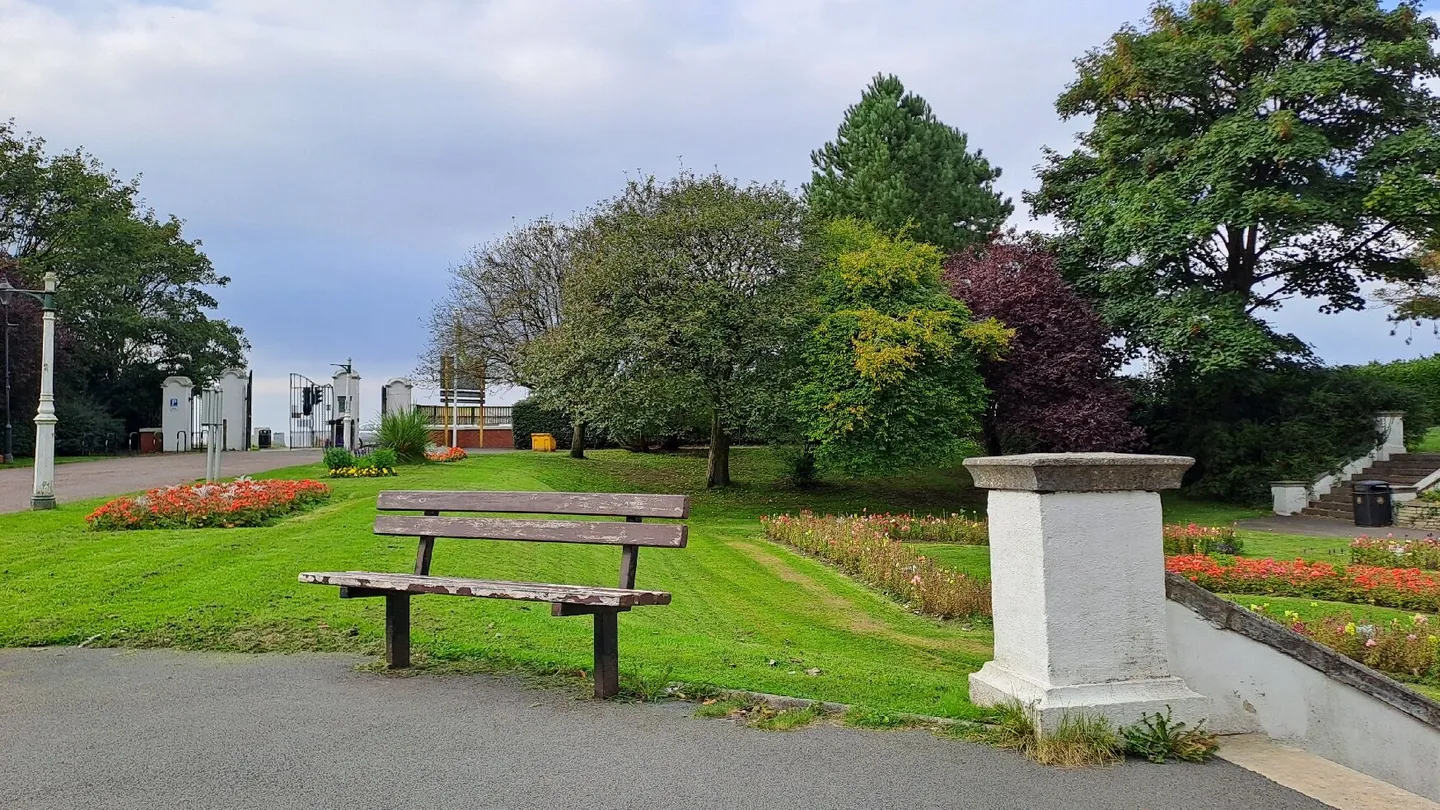 4_Happy Mount Park