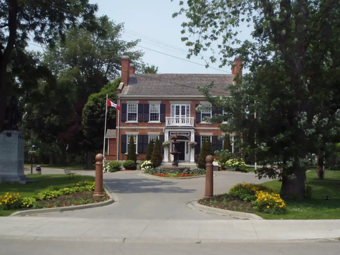 Hotel in zona Gananoque Public Library