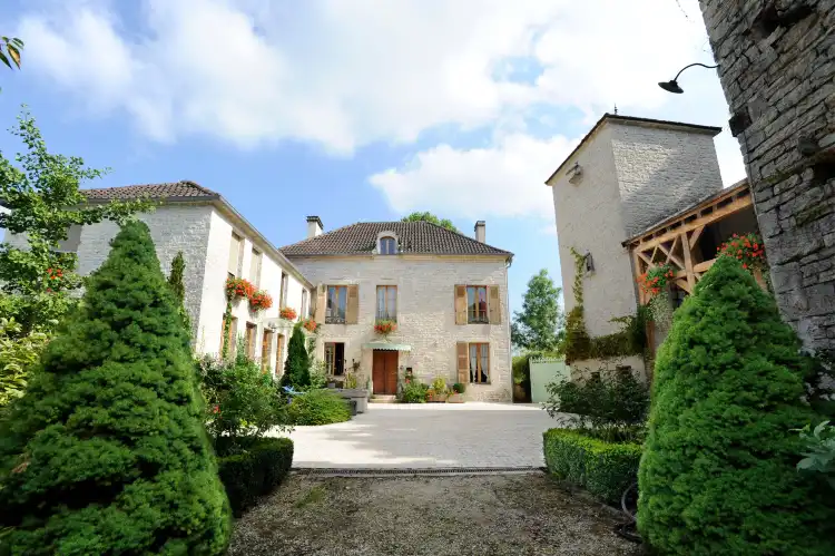 Hotels in Loches-sur-Ource