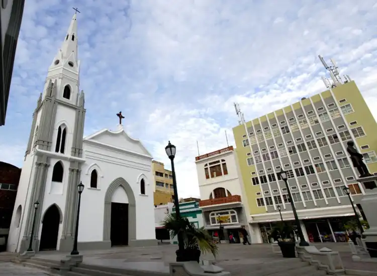 Hotel dekat Basílica de Nuestra Señora del Rosario de Chiquinquirá y Cristo de Aranza