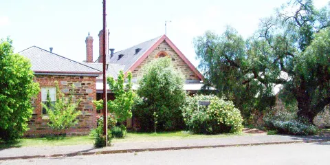 Hallett Olde School Gallery