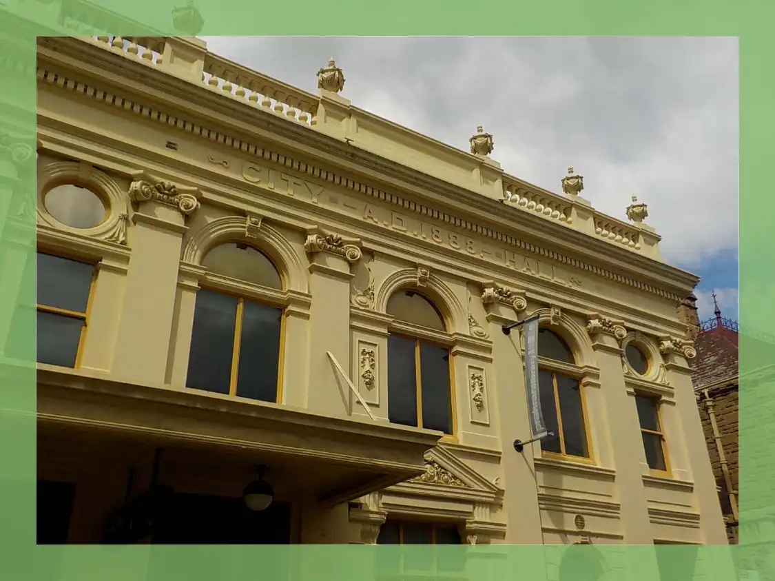 Hotels near Prahran Town Hall