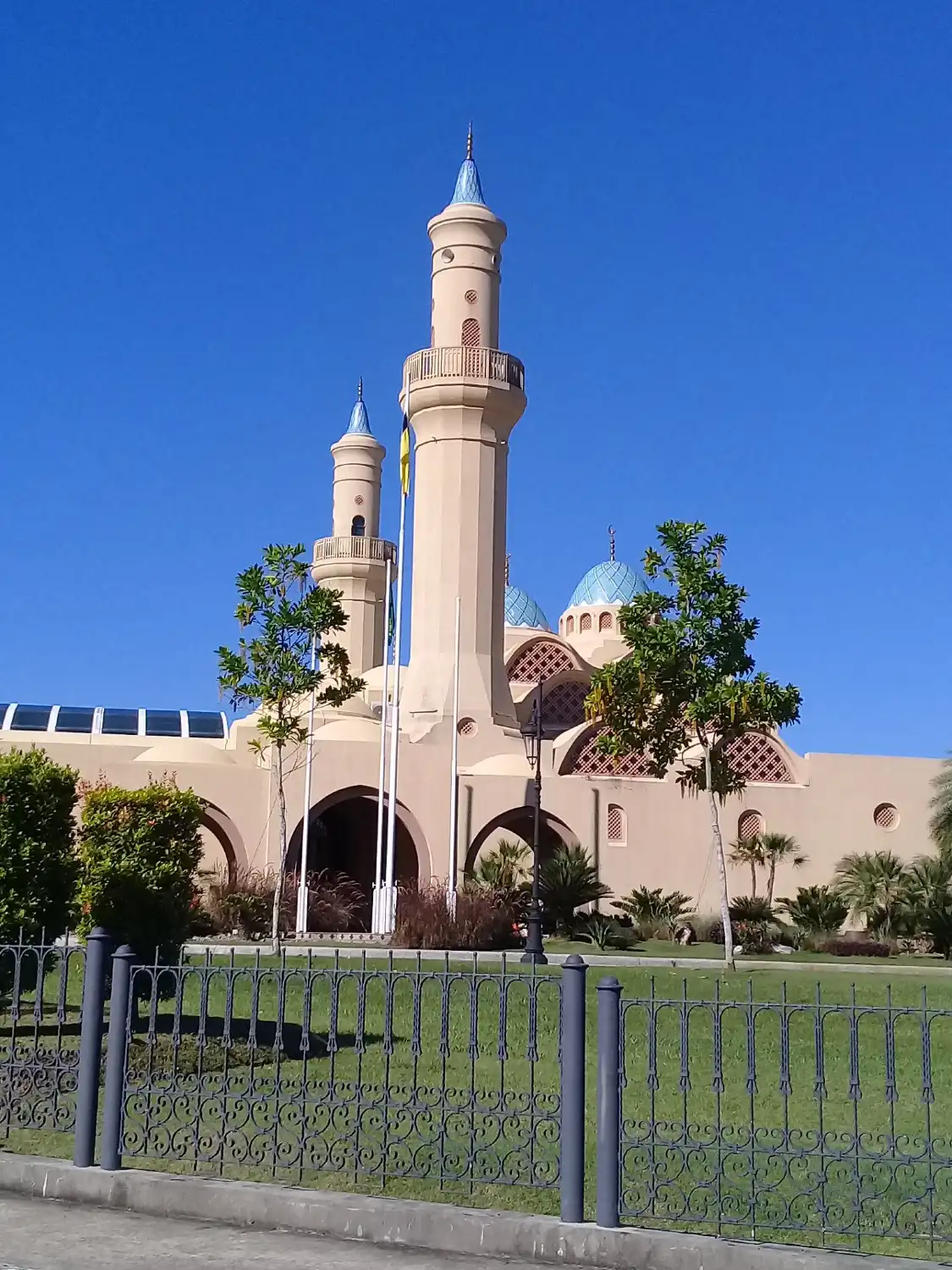 Hotels near Ash Shaliheen Mosque
