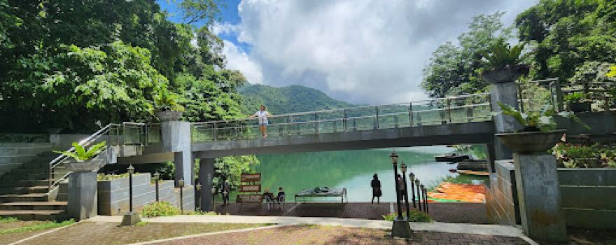 Bulusan Lake