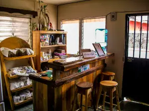 Carpintero Café Y Arte