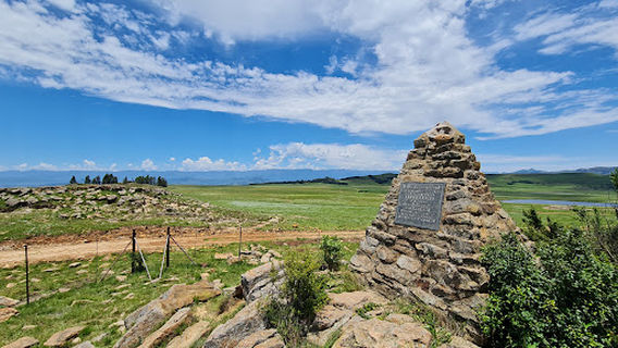 Kaalvoet Vrou Monument (Barefoot Woman)