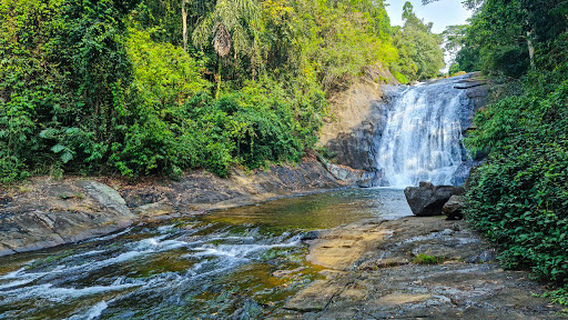 Makeli Ella Waterfall