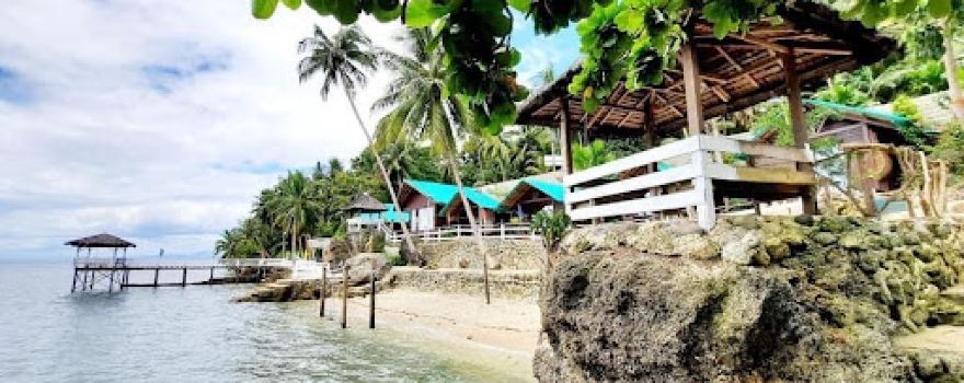 Lawis Beach Garden and Cottages