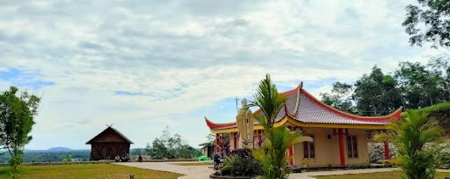 Tugu Maria Ratu Pecinta Damai