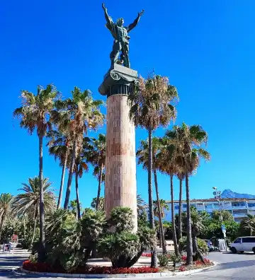 Hotels near Puerto Banus Marina