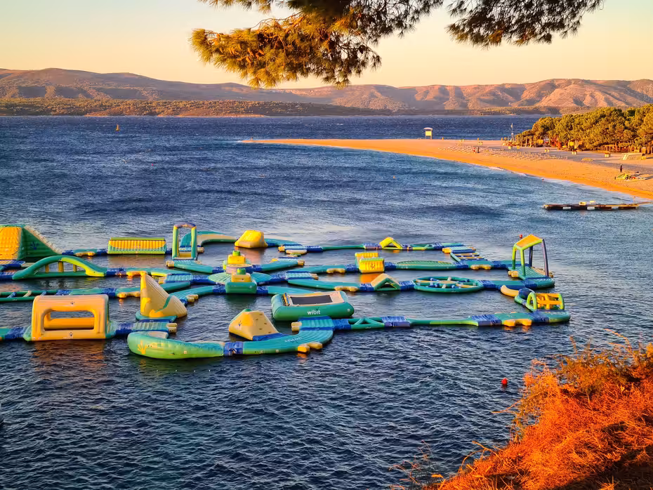 Voli ${{cityDName}} Hvar