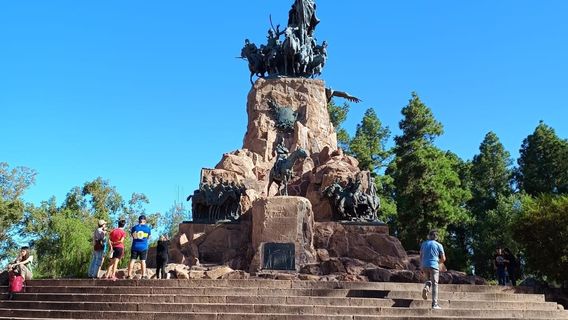 The Hill of Glory (Cerro de la Gloria)