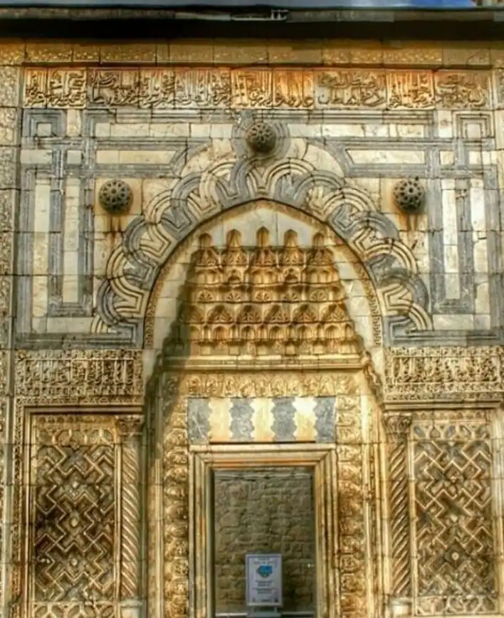 Hotels near Karatay Muzesi