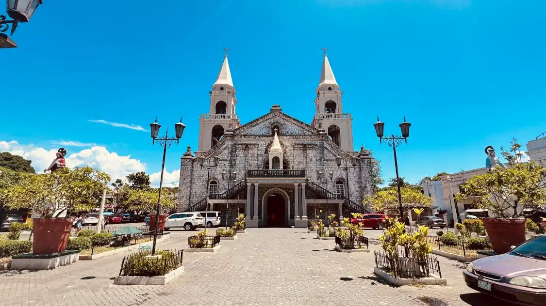 Hotels near Jaro Cathedral