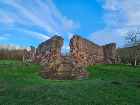 Llangattock-Vibon-Avel