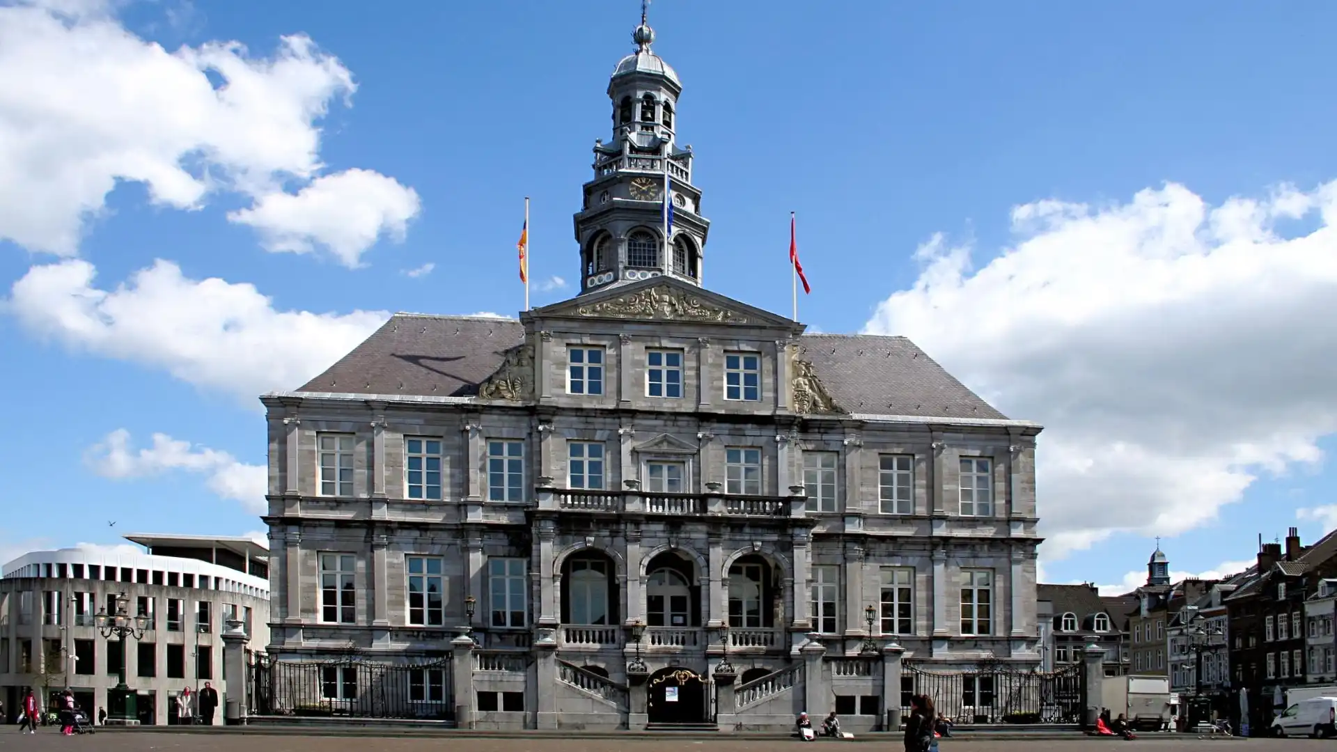 Hotels near City Hall