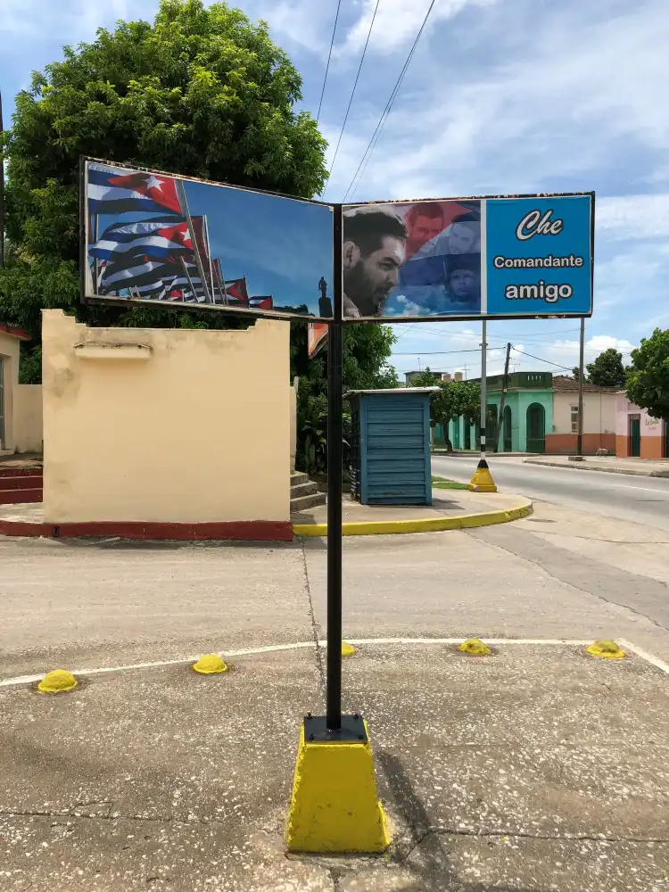 Hotels near Statue of Che Guevara
