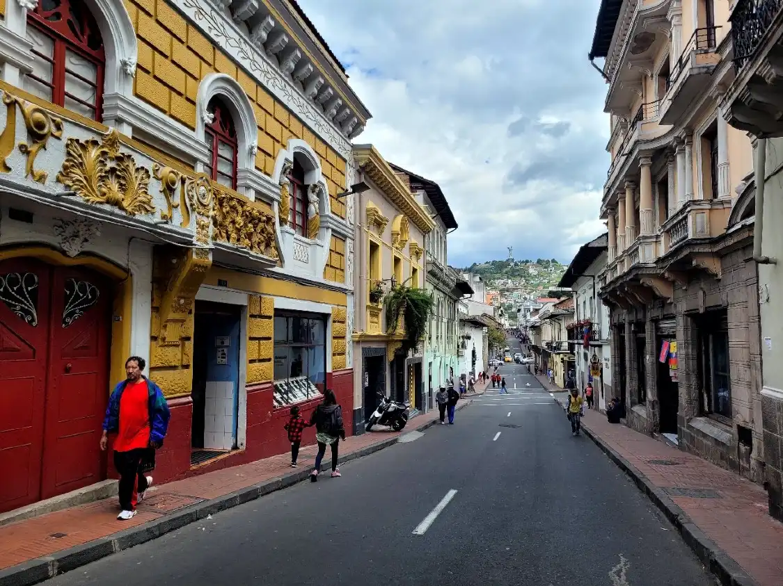 Hotels near Museo Camilo Egas