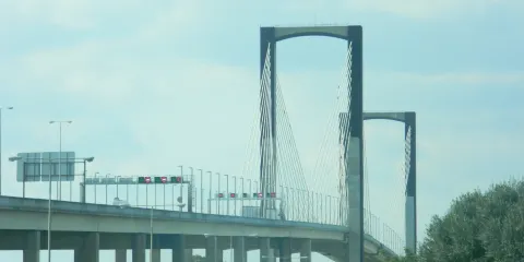 Puente V Centenario