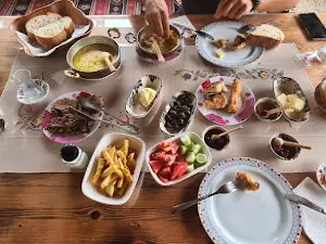 Livera Bir Asır Kahvaltı Evi