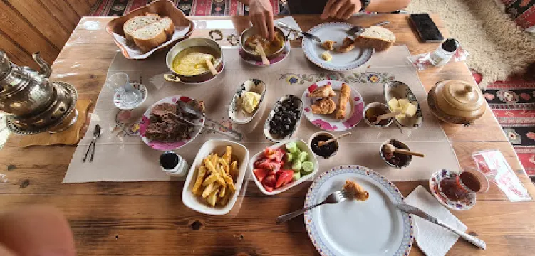 Livera Bir Asır Kahvaltı Evi