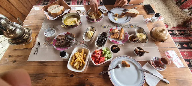 Livera Bir Asır Kahvaltı Evi