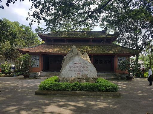 Đài tưởng niệm liệt sỹ huyện Đại từ