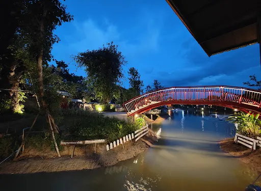 The Lamp Lamphun Cafe' & Farm เดอะแลมป์ลำพูน คาเฟ่ & ฟาร์ม