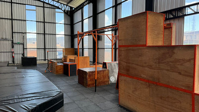 LA TRIBU | Gimnasio de escalada, parkour, calistenia, funcional