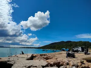 Pantai Pelabuhan Pasir