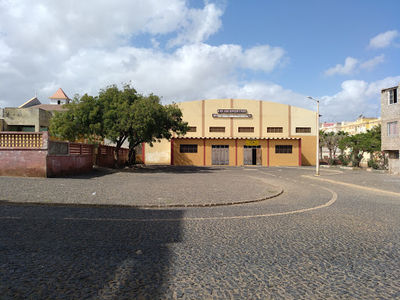Polivalente Oeiras