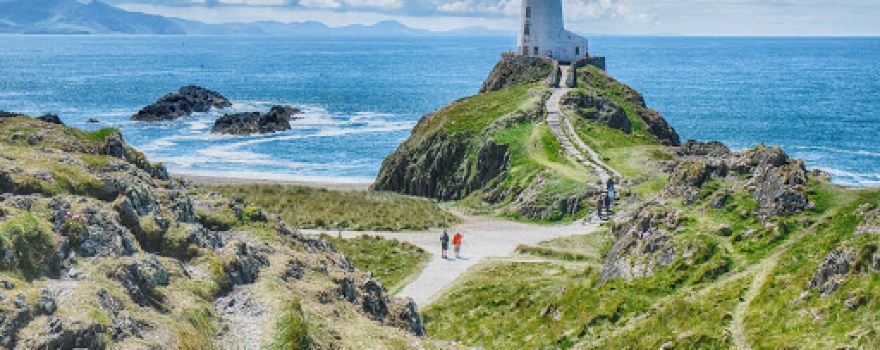 Traeth Llanddwyn