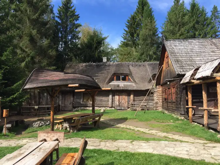 Hotels in Saula