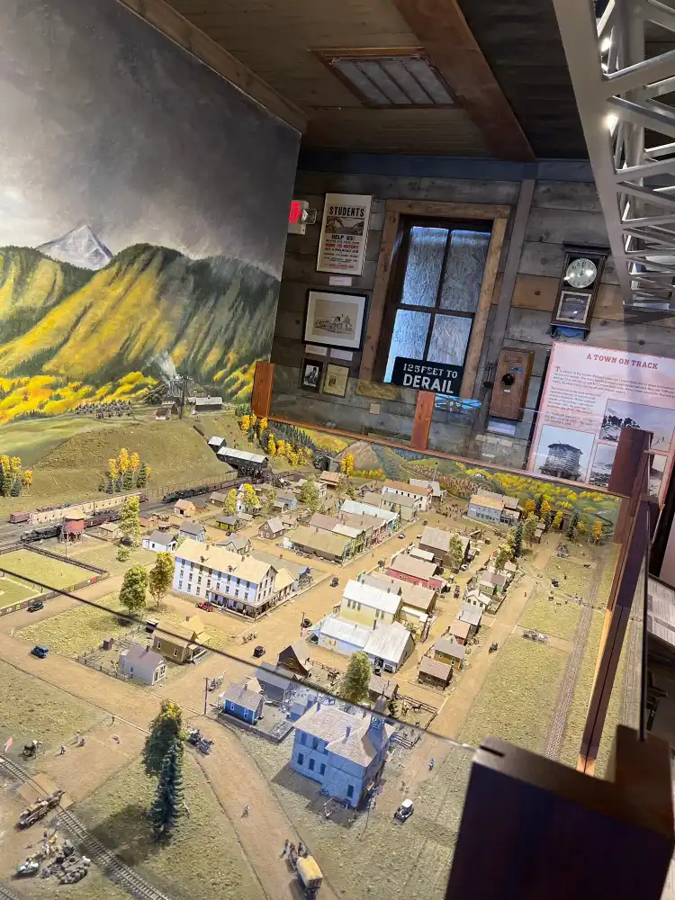 Hotels near Crested Butte Museum
