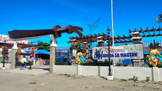 Hoteles cerca de Lapu-Lapu Monument