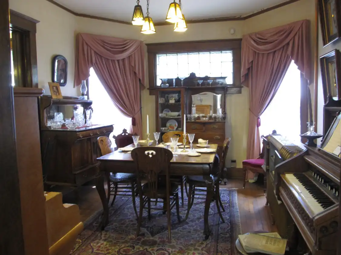 Отели рядом с достопримечательностью «Frontier Historical Museum»