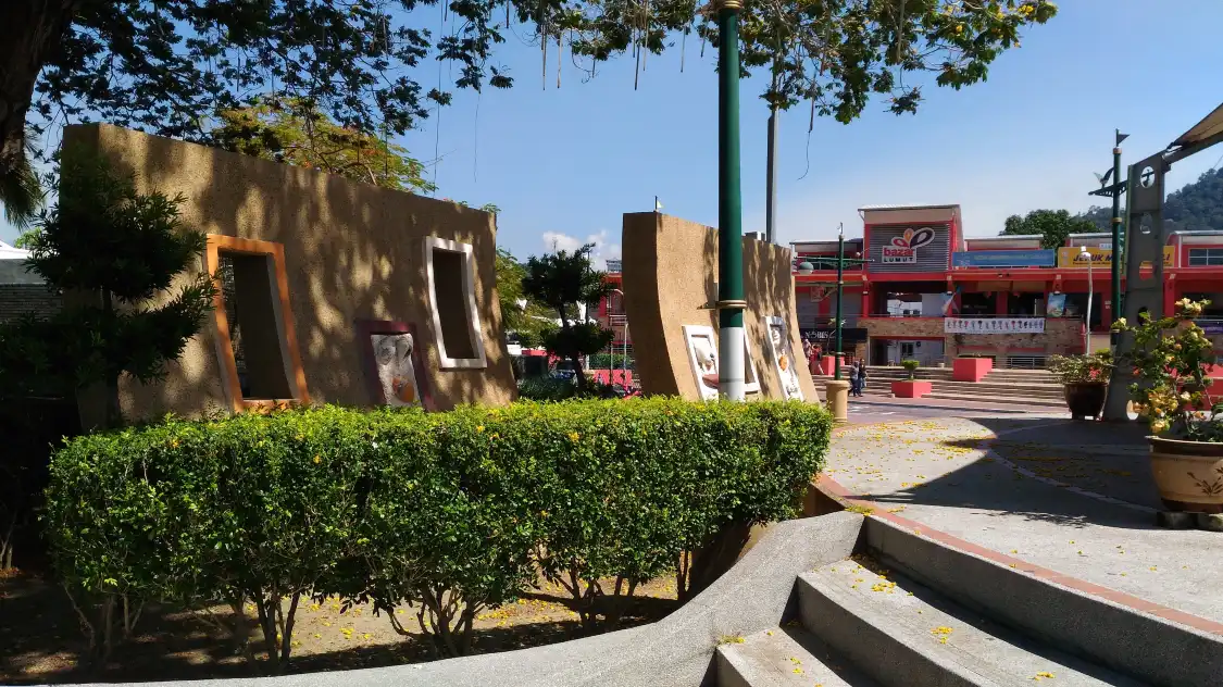 Các khách sạn gần Lumut Water front