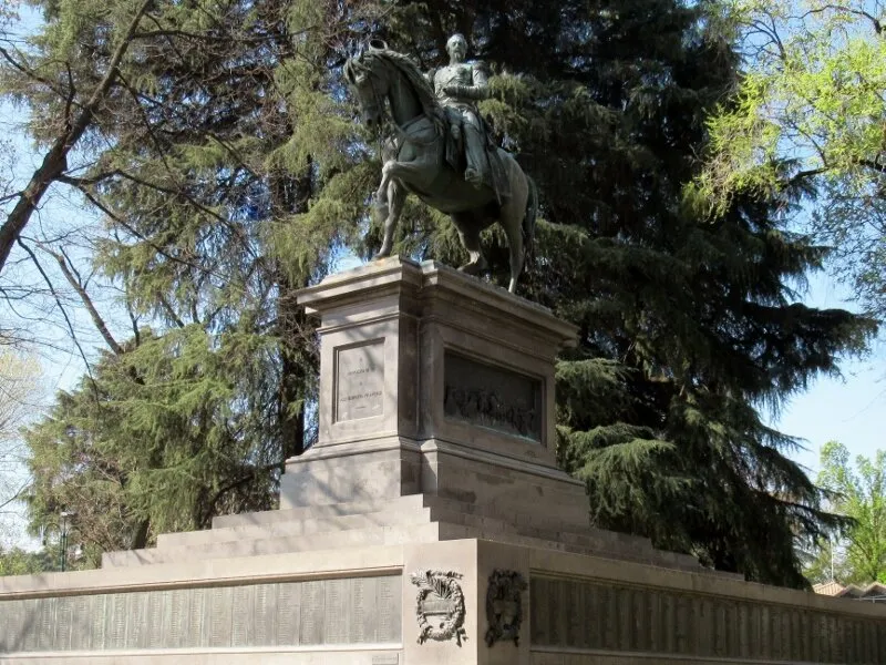 4_Equestrian statue of Napoléon III