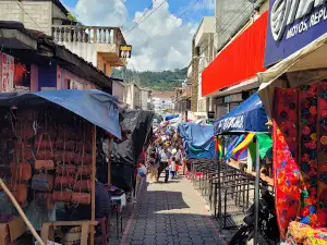Plaza y Mercado