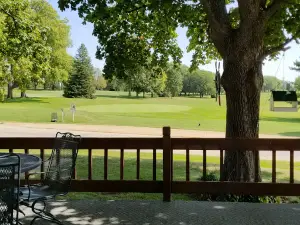 3-30 Golf & Country Club